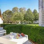Chateau La Cheze - Bordeaux 3*