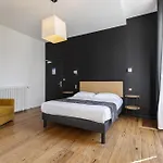 Chateau La Cheze - Bordeaux 3*