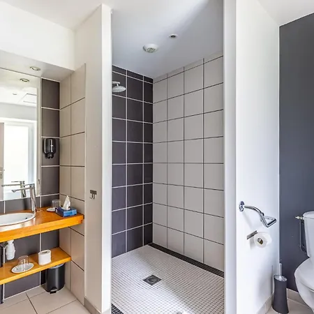 מלון Chateau La Cheze - Bordeaux Floirac 3*