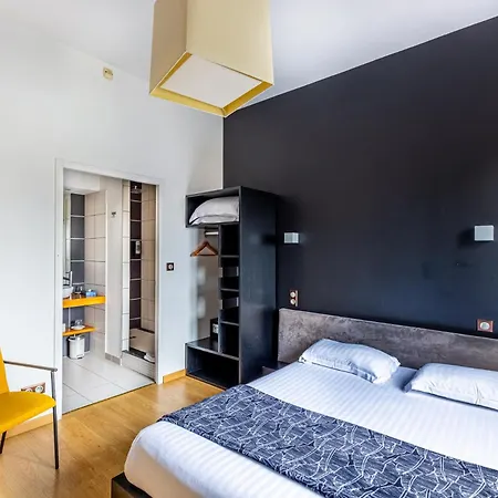 מלון Chateau La Cheze - Bordeaux Floirac 3*