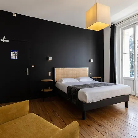 Chateau La Cheze - Bordeaux Floirac מלון 3*