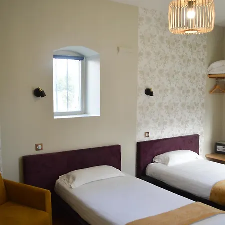 Chateau La Cheze - Bordeaux 3*