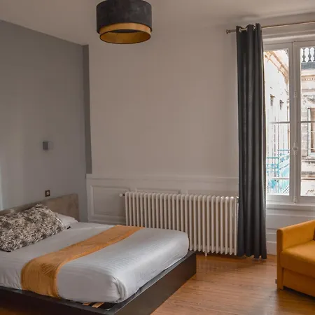 Chateau La Cheze - Bordeaux ホテル 3*