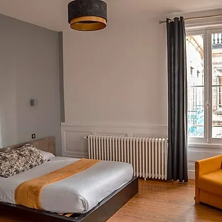 Chateau La Cheze - Bordeaux 3*