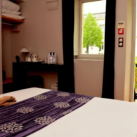 Chateau La Cheze - Bordeaux Hotel