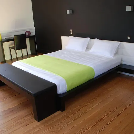 Chateau La Cheze - Bordeaux Otel 3*